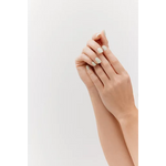 alcina-modell-make-up-trends-fruhjahr-sommer-nail-colour-pastell-mint-webp