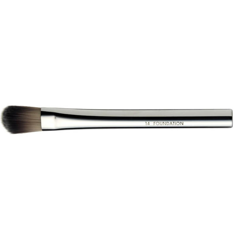 foundation_pinsel_14