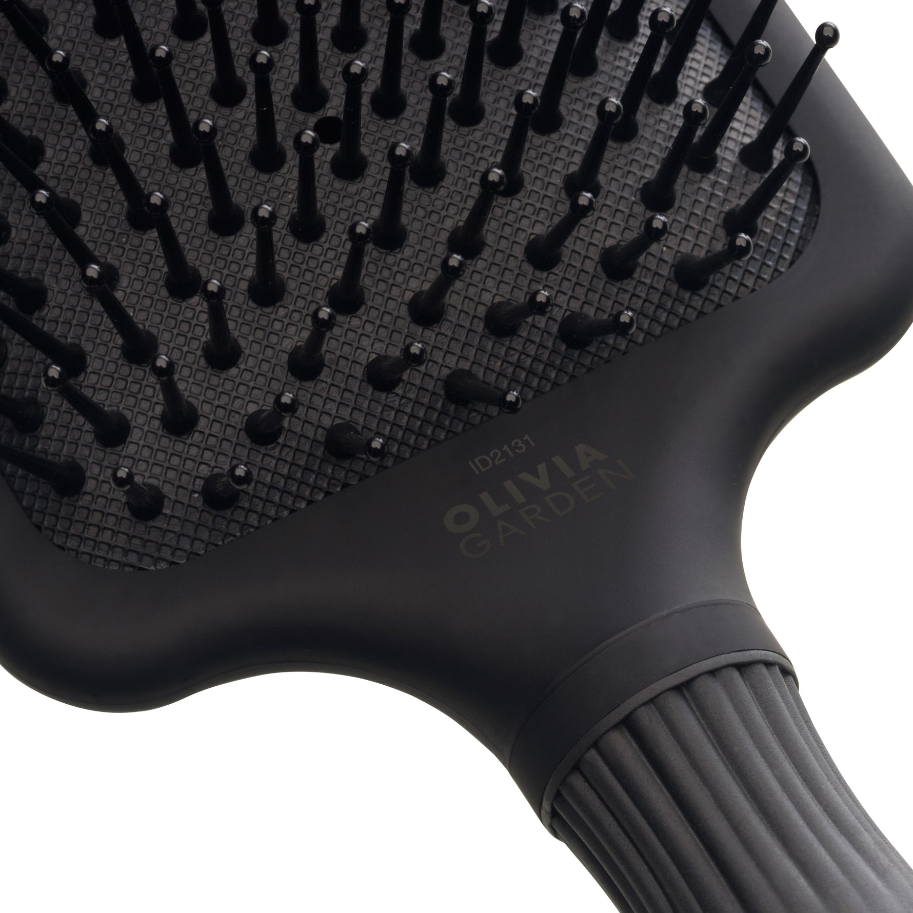 olivia-garden-expert-care-rectangular-nylon-bristle-blacklabel-b-2538-ClB3